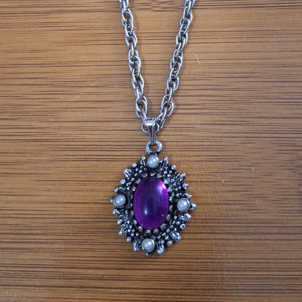 Sarah Coventry Vintage Purple and Silver Necklace